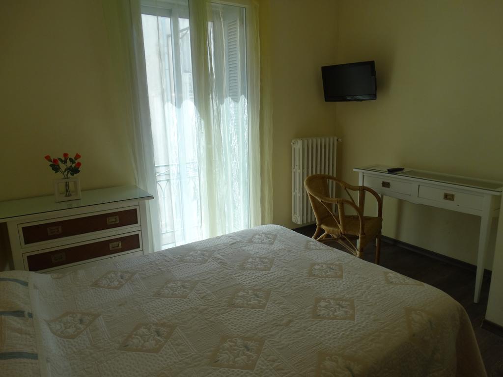 Hotel De France Beziers Phòng bức ảnh